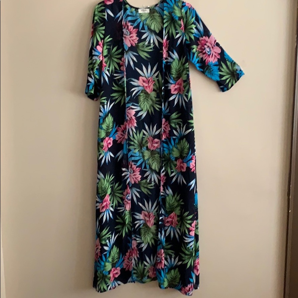 New long floral kimono - Picture 1 of 5